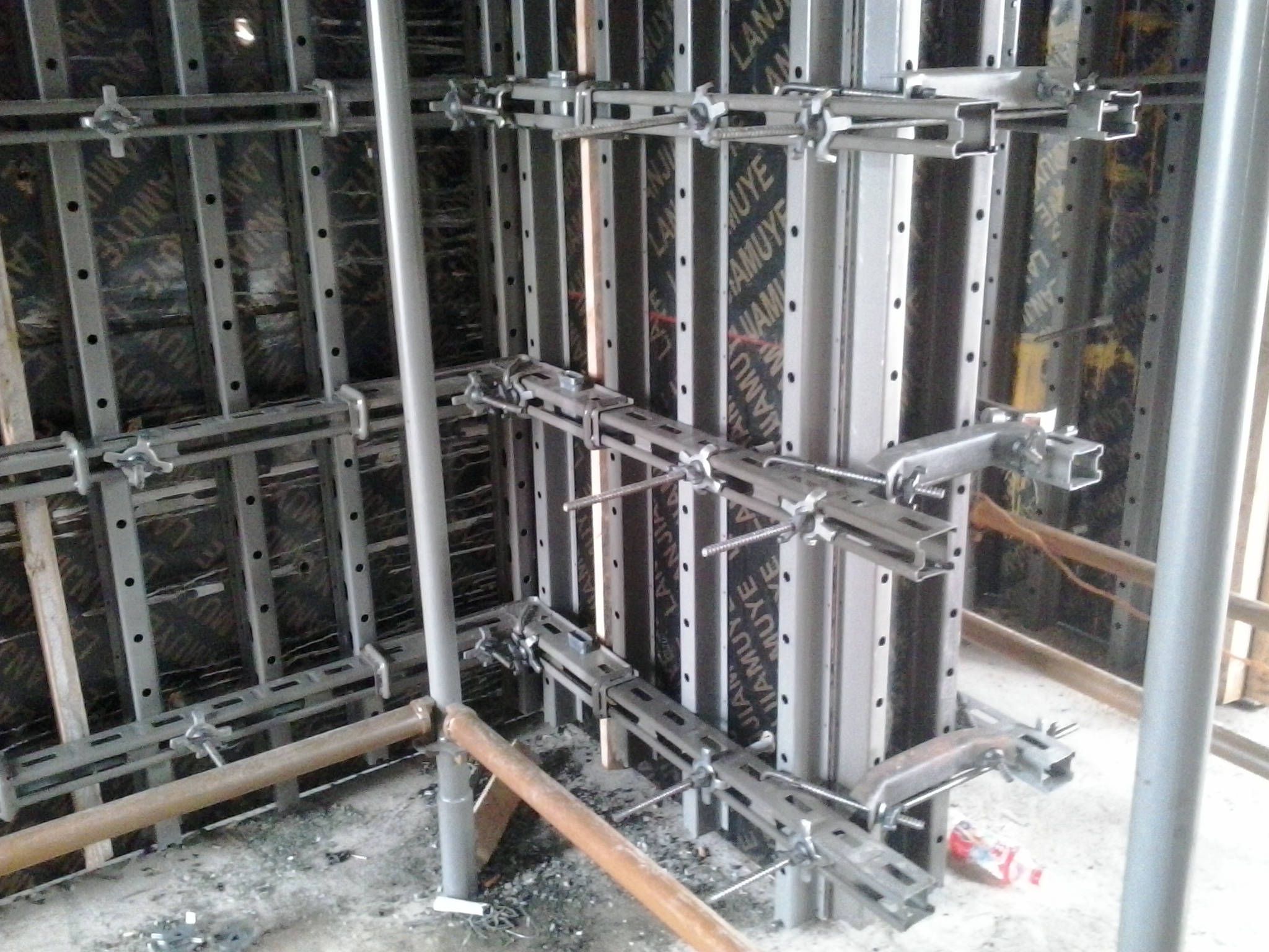 新型鋼背楞 新型鋼背楞